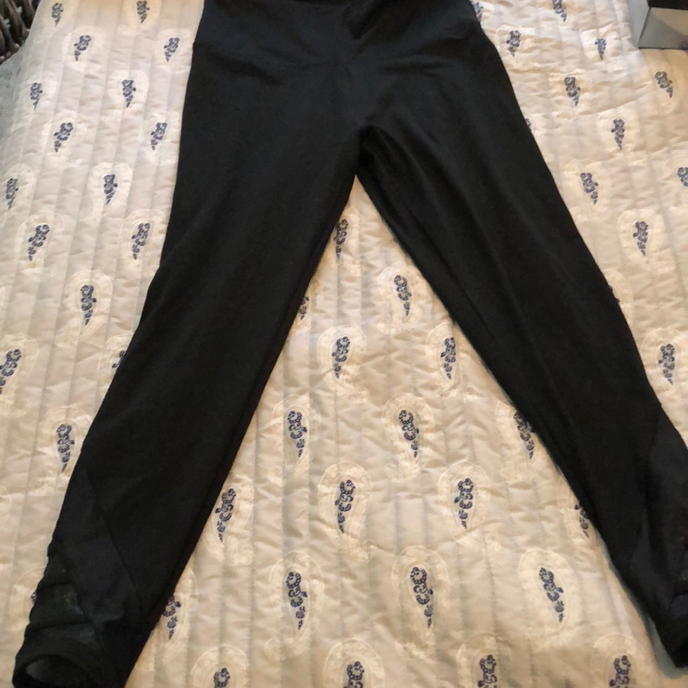 Pink Ultimate crop leggings